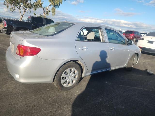 1NXBU4EE9AZ294500 - 2010 TOYOTA COROLLA BASE Srebrny zdjęcie 3