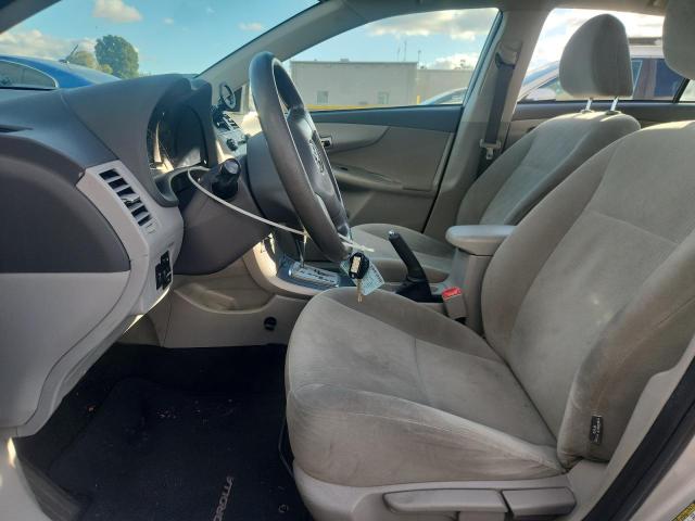 1NXBU4EE9AZ294500 - 2010 TOYOTA COROLLA BASE Srebrny zdjęcie 7