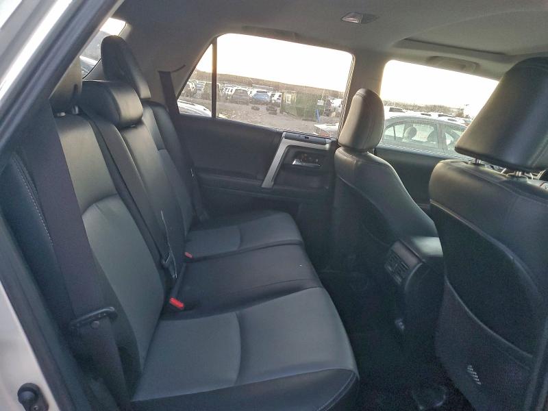 JTENU5JR0M5880903 - 2021 TOYOTA 4RUNNER SR5/SR5 PREMIUM SILVER photo 10