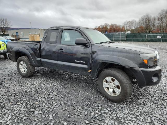 5TETU62N15Z077111 - 2005 TOYOTA TACOMA PRERUNNER ACCESS CAB BLACK photo 4