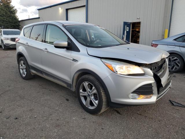 1FMCU9G99FUC77981 - 2015 FORD ESCAPE SE SILVER photo 4