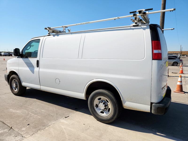 1GCWGAFP4K1242173 - 2019 CHEVROLET EXPRESS G2 WHITE photo 2