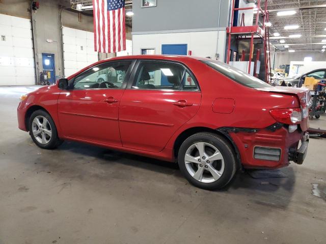 2T1BU4EE0DC980639 - 2013 TOYOTA COROLLA BASE წითელი ფოტო 2