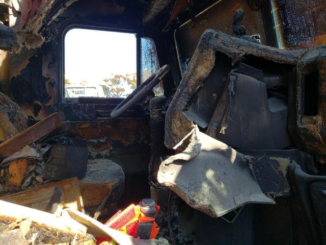 1FUJCLBG51PJ29053 - 2001 FREIGHTLINER UNKNOWN FLD132 XL CLASSIC GRAY photo 5