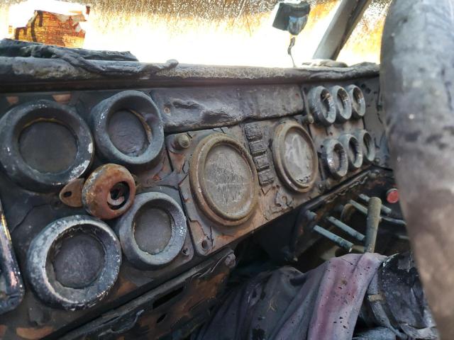 1FUJCLBG51PJ29053 - 2001 FREIGHTLINER UNKNOWN FLD132 XL CLASSIC GRAY photo 8