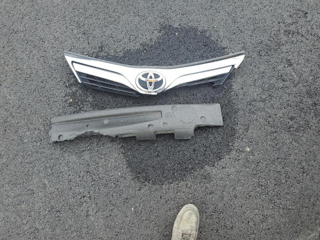 4T4BF1FK9CR220063 - 2012 TOYOTA CAMRY BASE SILVER photo 12