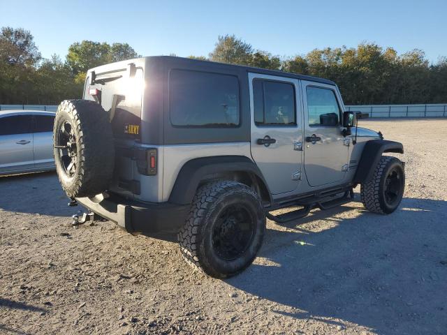 1C4BJWDG1GL139708 - 2016 JEEP WRANGLER U SPORT Արծաթագույն լուսանկար 3