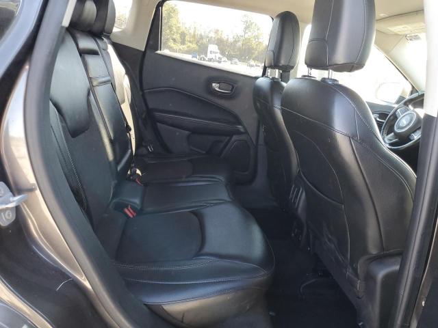 3C4NJCBB8JT194932 - 2018 JEEP COMPASS LATITUDE 灰色 照片 11