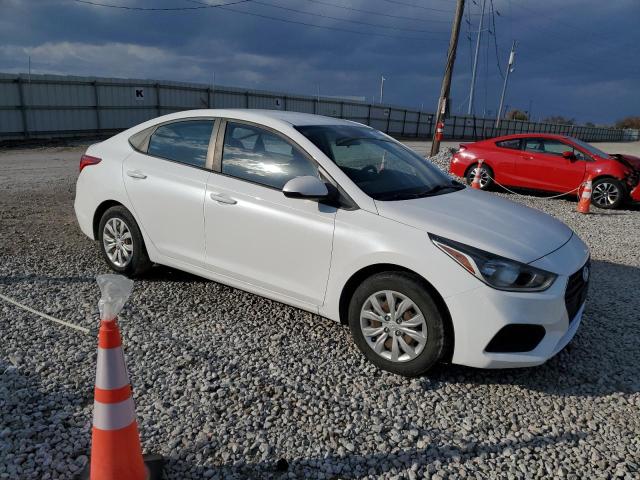 3KPC24A39KE083137 - 2019 HYUNDAI ACCENT SE Beyaz fotoğraf 4