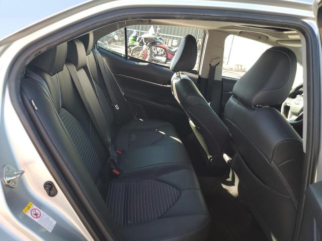 4T1B11HK9JU552975 - 2018 TOYOTA CAMRY L GRAY photo 10