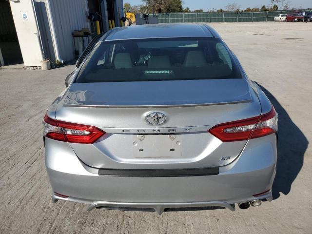 4T1B11HK9JU552975 - 2018 TOYOTA CAMRY L GRAY photo 6