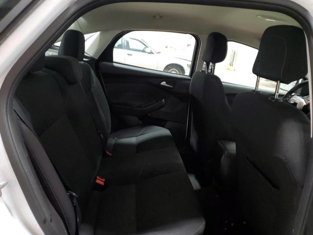 1FADP3F26JL267575 - 2018 FORD FOCUS SE WHITE photo 11