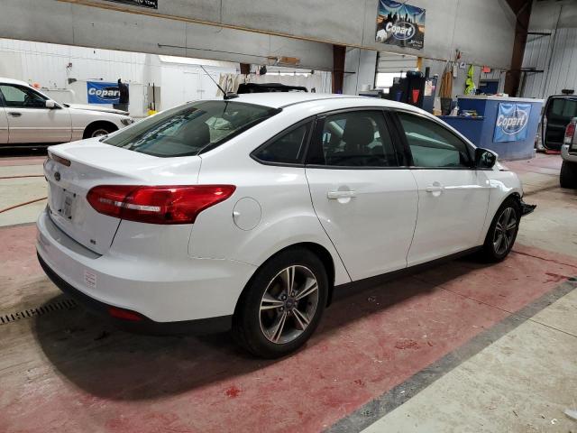 1FADP3F26JL267575 - 2018 FORD FOCUS SE WHITE photo 3