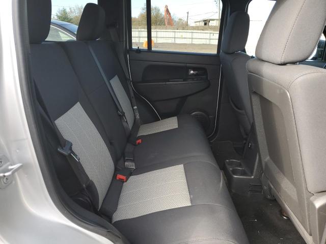 1J8GN28K69W542157 - 2009 JEEP LIBERTY SPORT SILVER photo 11