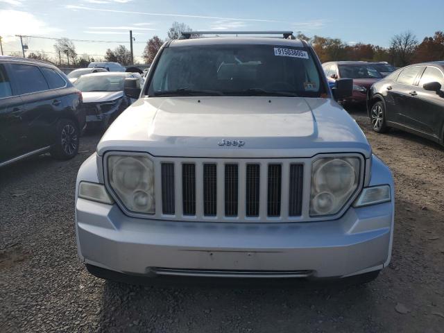 1J8GN28K69W542157 - 2009 JEEP LIBERTY SPORT SILVER photo 5