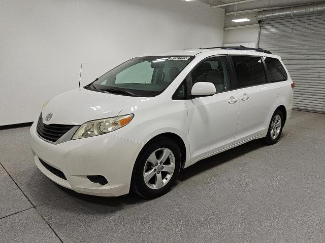 2014 TOYOTA SIENNA LE, 