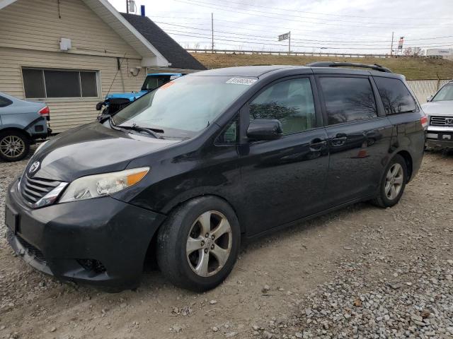 2011 TOYOTA SIENNA LE, 