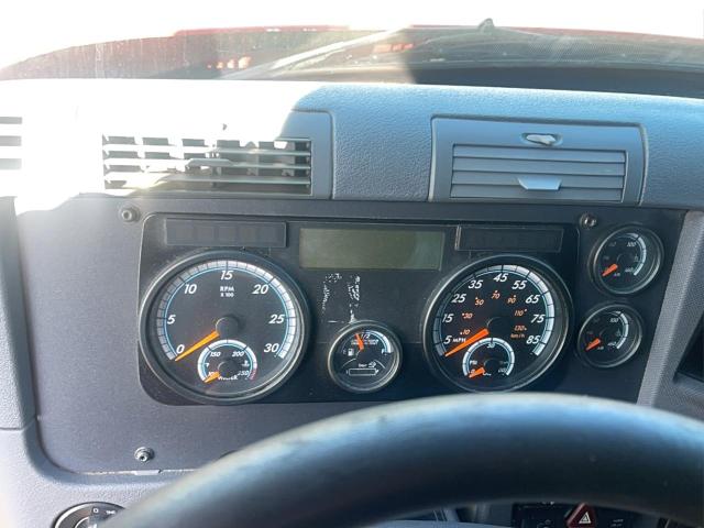 3AKJGLD53FSGD2744 - 2015 FREIGHTLINER CASCADIA 1 红色 照片 8