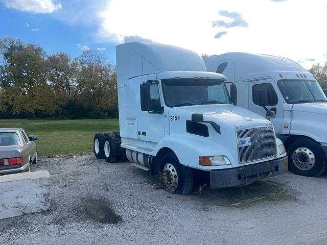 1999 VOLVO VN, 