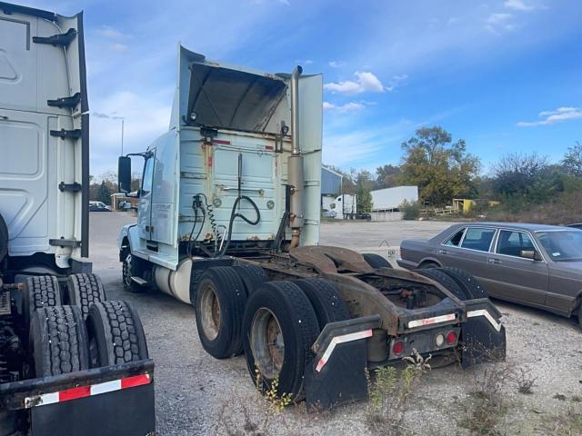 4VG7DARH1XN753168 - 1999 VOLVO VN WHITE photo 3