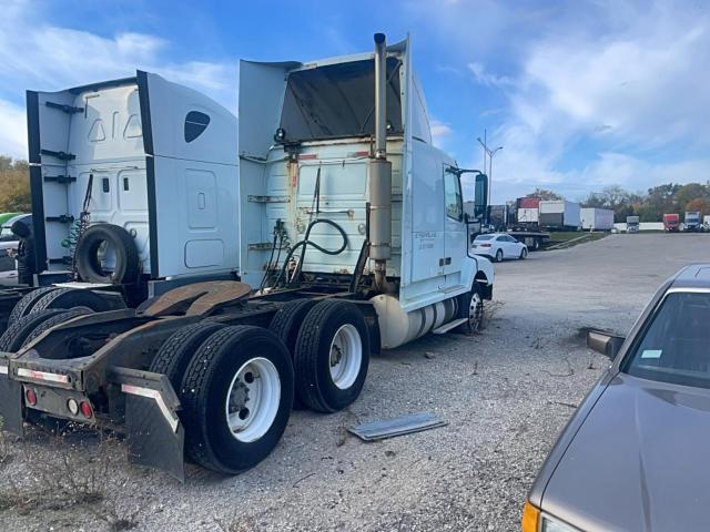 4VG7DARH1XN753168 - 1999 VOLVO VN WHITE photo 4