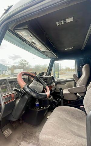 4VG7DARH1XN753168 - 1999 VOLVO VN WHITE photo 5