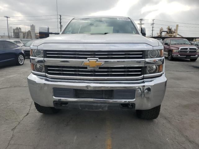 1GC1KUEG5JF127434 - 2018 CHEVROLET SILVERADO K2500 HEAVY DUTY WHITE photo 5