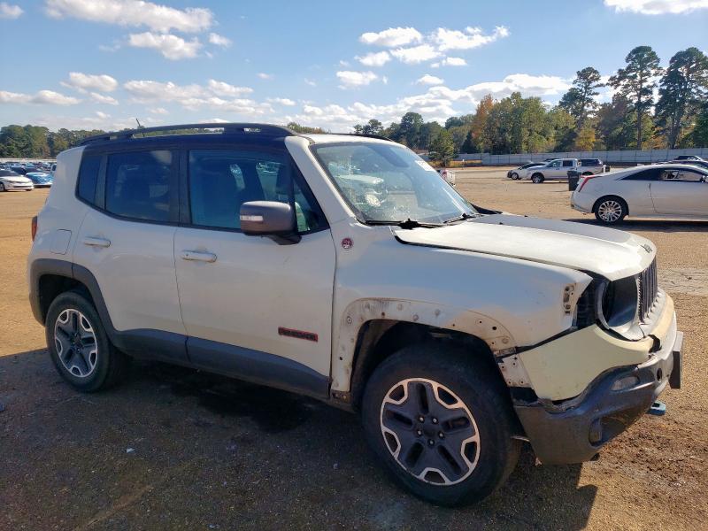 ZACCJBCTXGPD46332 - 2016 JEEP RENEGADE TRAILHAWK თეთრი ფოტო 4