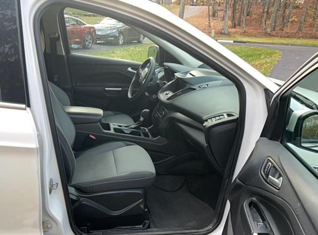 1FMCU0GD8HUE85014 - 2017 FORD ESCAPE SE WHITE photo 5