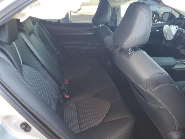 4T1G11AKXNU024755 - 2022 TOYOTA CAMRY SE Gümüş foto 10