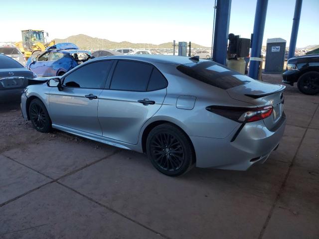 4T1G11AKXNU024755 - 2022 TOYOTA CAMRY SE Gümüş foto 2