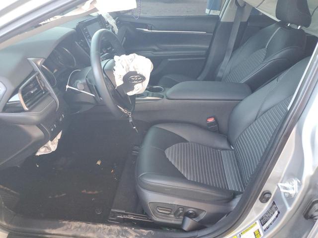 4T1G11AKXNU024755 - 2022 TOYOTA CAMRY SE Gümüş foto 7