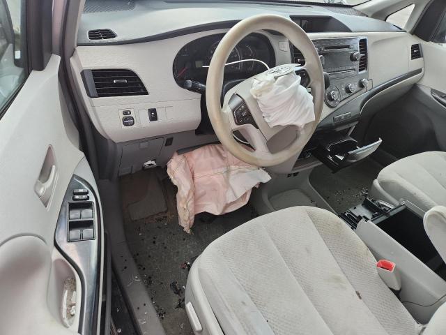 5TDKK3DC2CS193293 - 2012 TOYOTA SIENNA LE SILVER photo 8