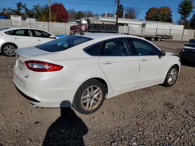 1FA6P0HD3G5123498 - 2016 FORD FUSION SE WHITE photo 3