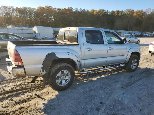 3TMJU62N17M028840 - 2007 TOYOTA TACOMA DOUBLE CAB PRERUNNER SILVER photo 3