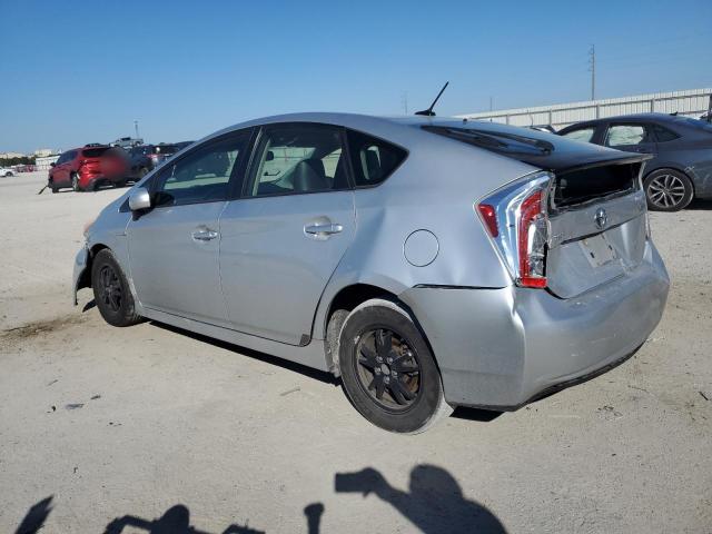 JTDKN3DU2D5562533 - 2013 TOYOTA PRIUS 银色 照片 2