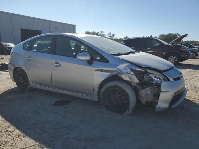 JTDKN3DU2D5562533 - 2013 TOYOTA PRIUS 银色 照片 4