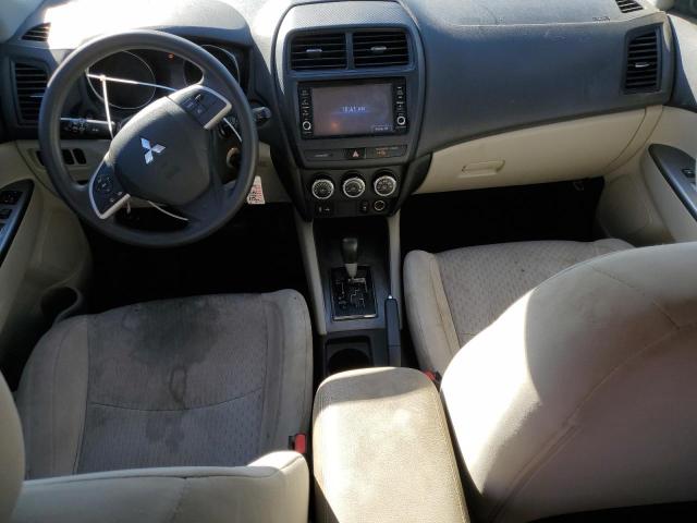 JA4AP3AU5JU025158 - 2018 MITSUBISHI OUTLANDER ES Արծաթագույն լուսանկար 8