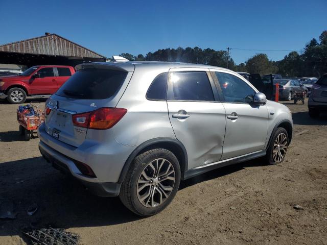 JA4AP3AU3KU030957 - 2019 MITSUBISHI OUTLANDER ES 银色 照片 3