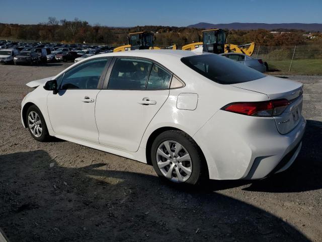 5YFEPMAE3MP182128 - 2021 TOYOTA COROLLA LE თეთრი ფოტო 2