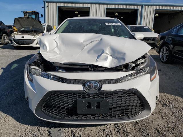 5YFEPMAE3MP182128 - 2021 TOYOTA COROLLA LE თეთრი ფოტო 5