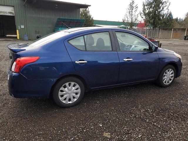 3N1CN7AP9JL809541 - 2018 NISSAN VERSA S Blau Foto 3