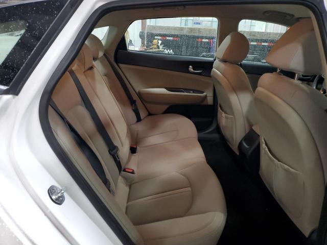 5XXGT4L38JG200448 - 2018 KIA OPTIMA LX WHITE photo 10