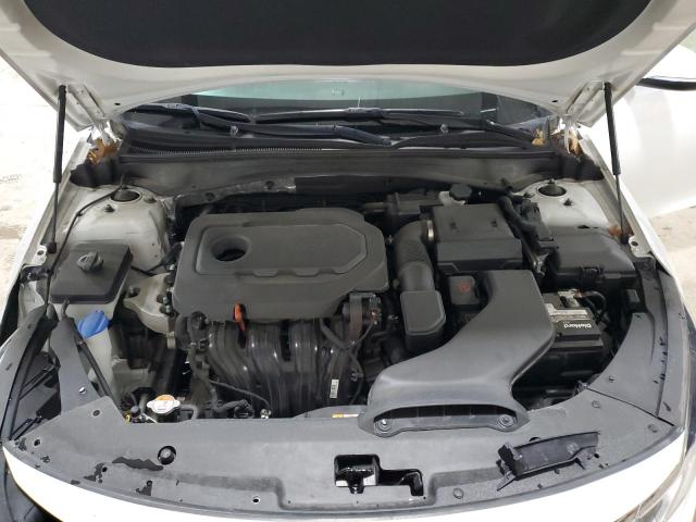5XXGT4L38JG200448 - 2018 KIA OPTIMA LX WHITE photo 11