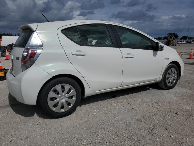 JTDKDTB32E1570718 - 2014 TOYOTA PRIUS C 白色 照片 3