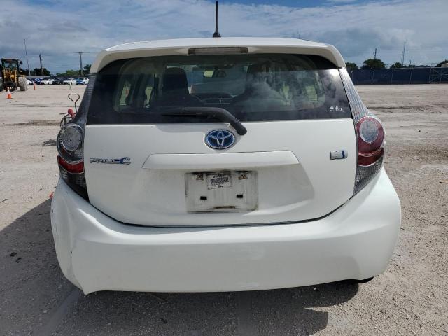 JTDKDTB32E1570718 - 2014 TOYOTA PRIUS C 白色 照片 6