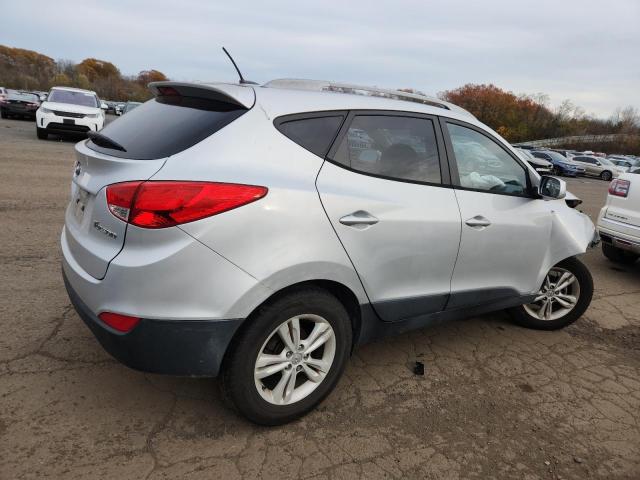 KM8JU3AC5BU275406 - 2011 HYUNDAI TUCSON GLS 银色 照片 3