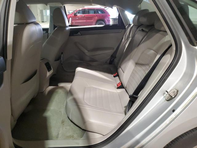 1VWBT7A32FC048458 - 2015 VOLKSWAGEN PASSAT SE SILVER photo 10