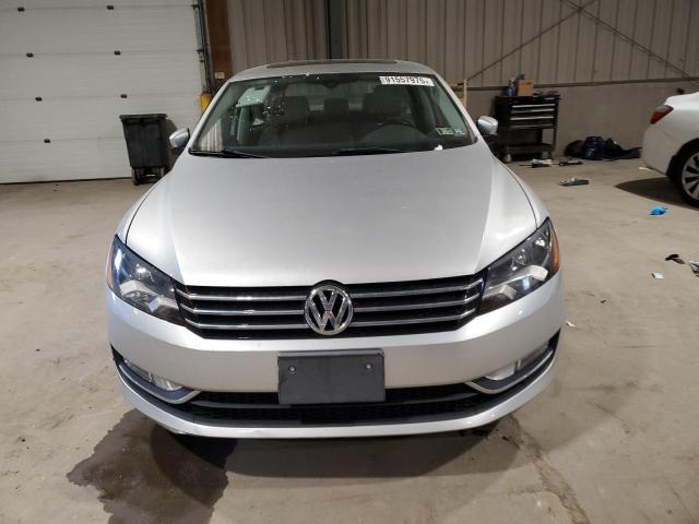 1VWBT7A32FC048458 - 2015 VOLKSWAGEN PASSAT SE SILVER photo 5
