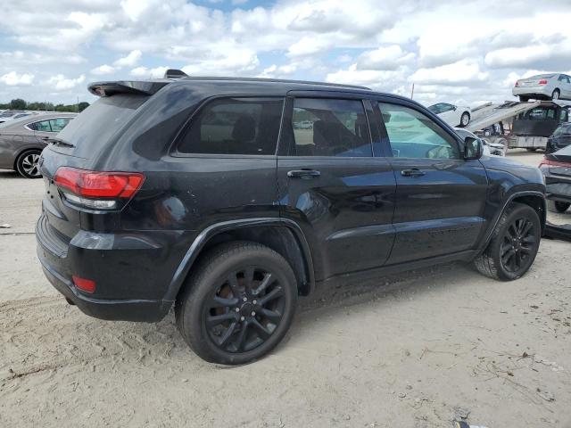 1C4RJFAG0JC166182 - 2018 JEEP GRAND CHER LAREDO BLACK photo 3